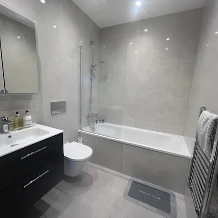 New Build 1 Bedroom Modern Apartment Rickmansworth Esterno foto